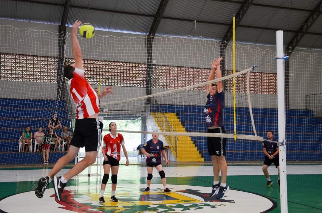 Finalizado municipal de Futsal e Vôlei