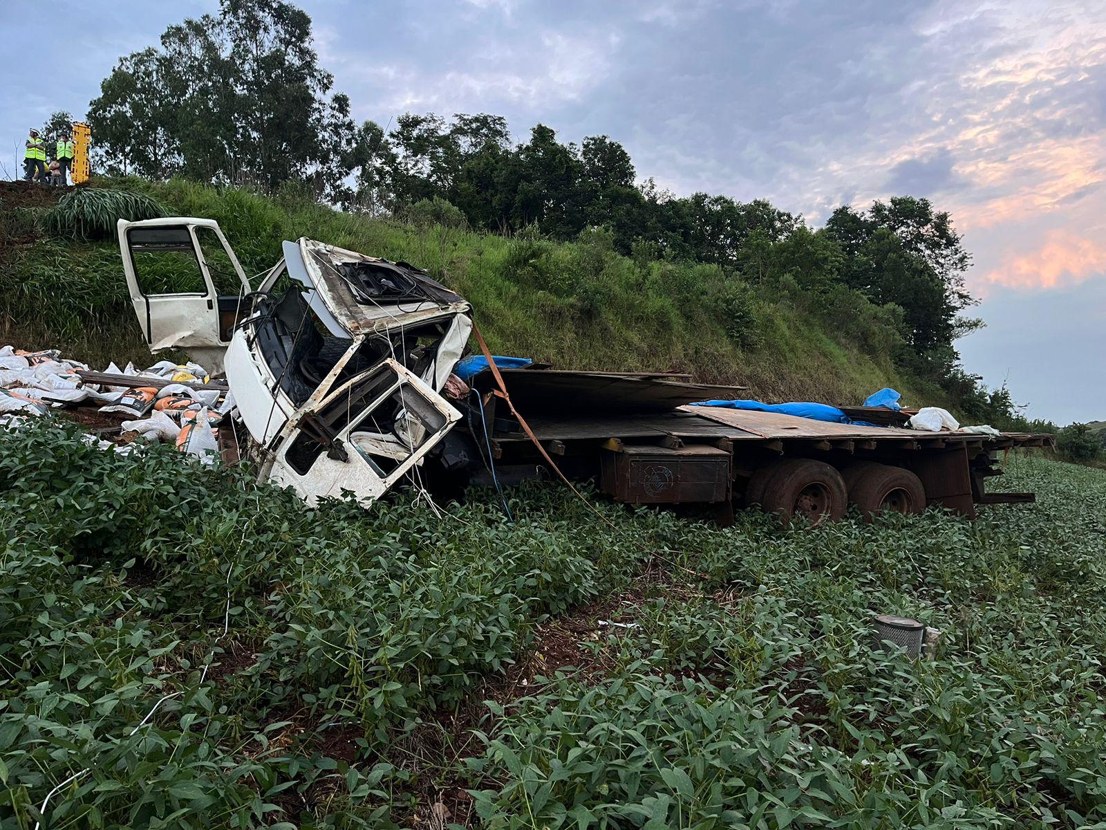 Acidente de trânsito na SC 482 em Santiago do Sul - SC