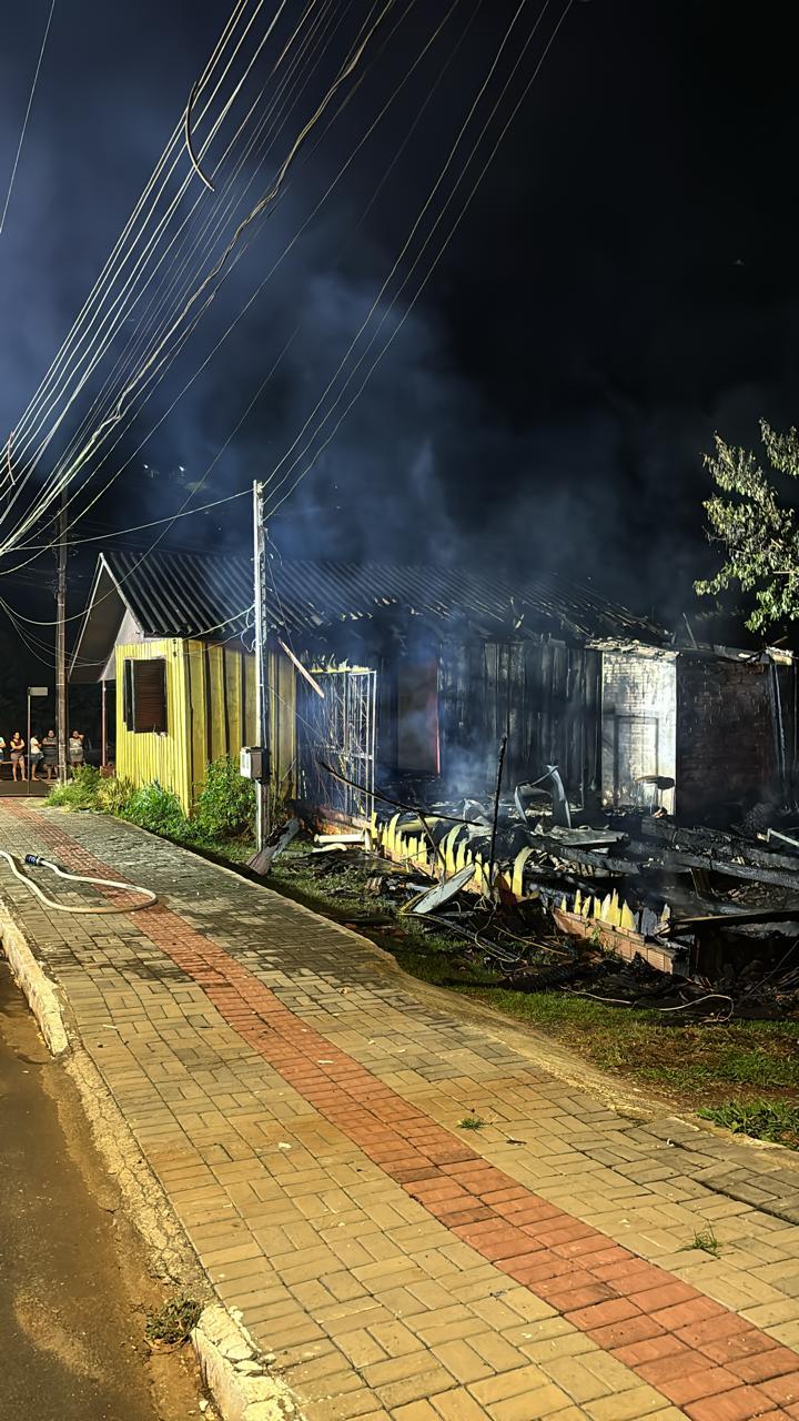 Incêndio em residência - Quilombo/SC