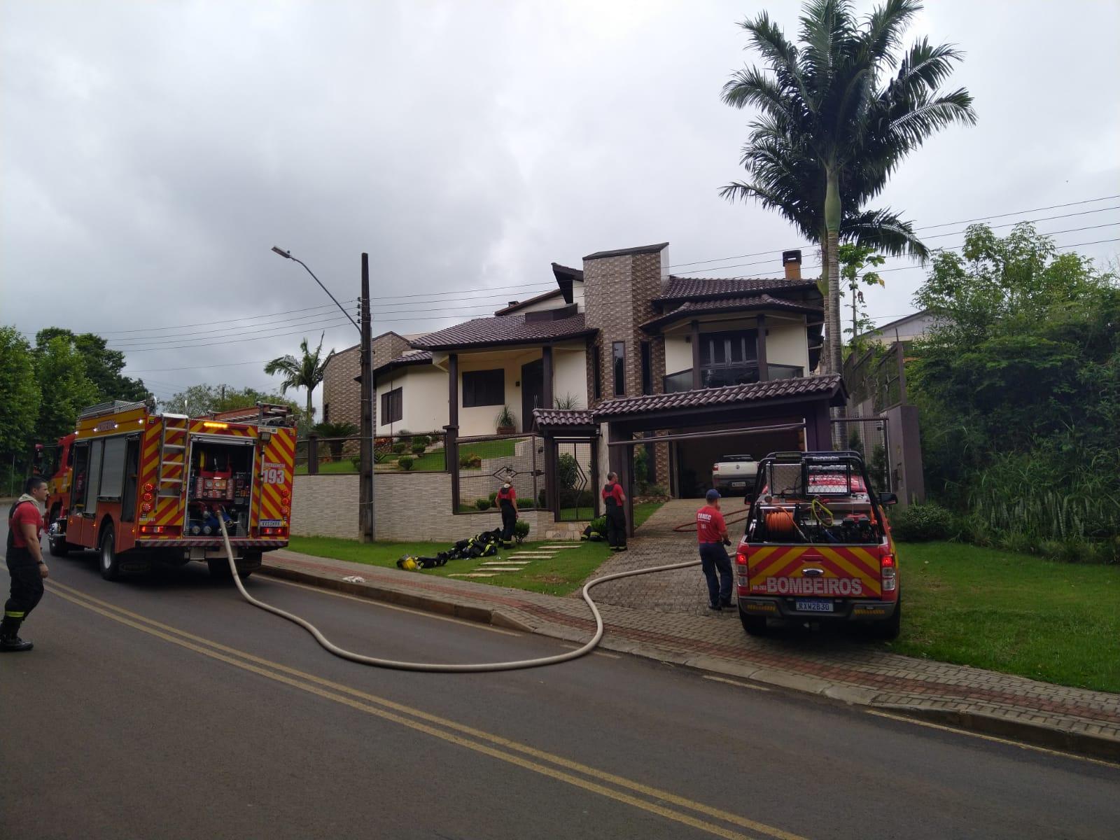 Incêndio em residência unifamiliar em Quilombo SC