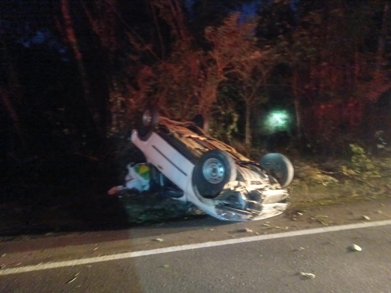 Nesta quarta-feira (29) saída de pista com capotamento na SC-157 em Quilombo SC