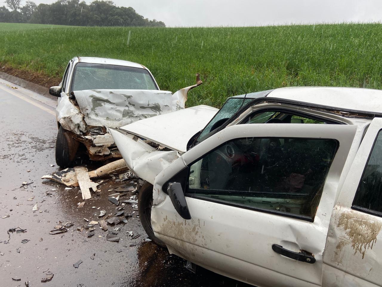 Acidente carro x carro São Domingos/ Galvão, SC-480