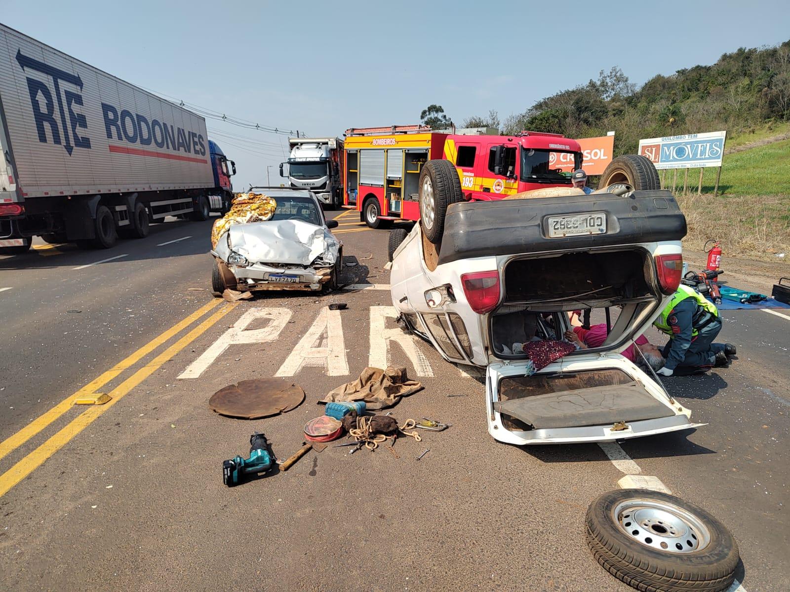 Grave acidente entre dois veículos na SC-157 em Quilombo deixa uma vítima fatal.