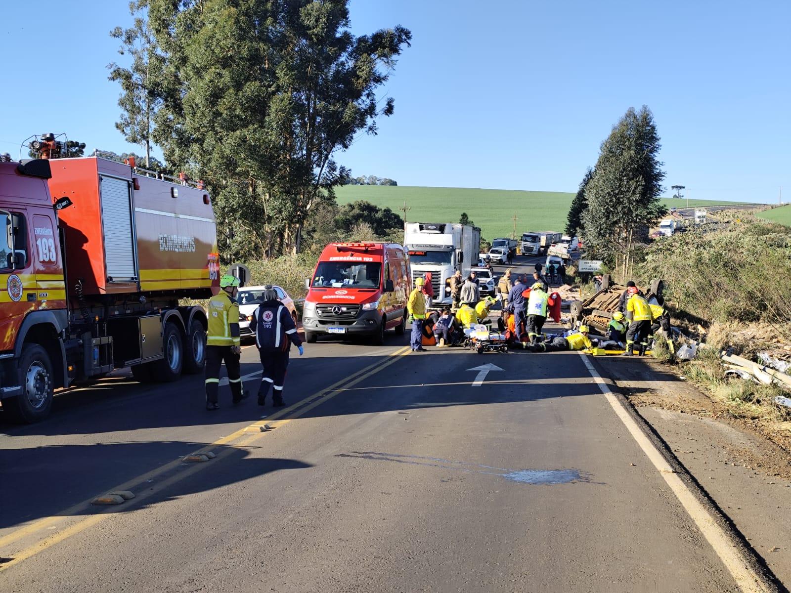 Grave acidente no contorno viário de Chapecó deixa 5 pessoas feridas, 3 com gravidade