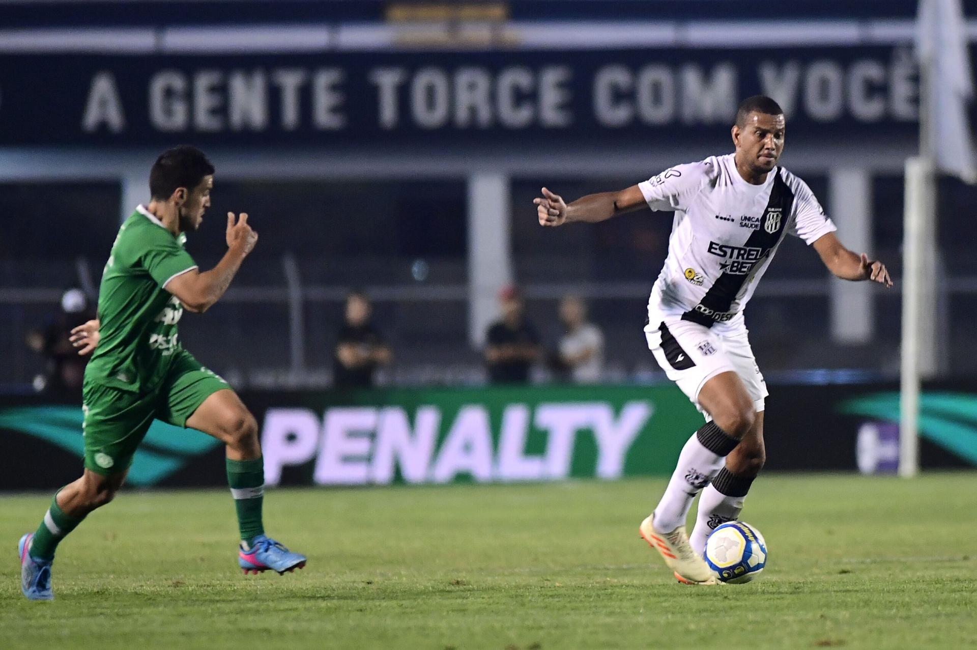 Chapecoense vence a Ponte Preta por 02x00 no Moisés Lucarelli e fica a um ponto de deixar a zona de rebaixamento