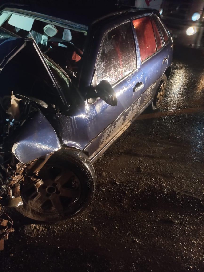 Colisão carro e caminhão na SC-157 deixa motorista ferido