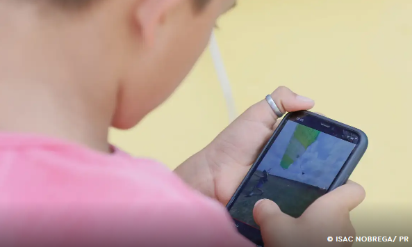 Escolas da educação básica iniciam ano letivo com proibição de celular